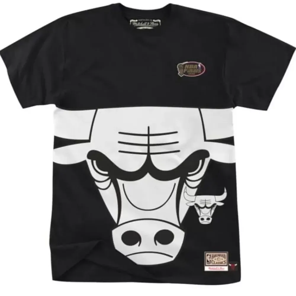 Apparel Mitchell & Ness T-Shirts & Tops-Big Face 3.0 Ss Tee Chicago Bulls
