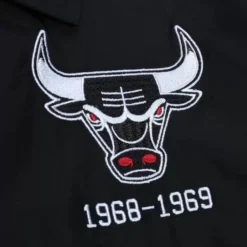 Apparel Mitchell & Ness Jackets & Outerwear-Big Face Coaches Jacket 5.0 Chicago Bulls