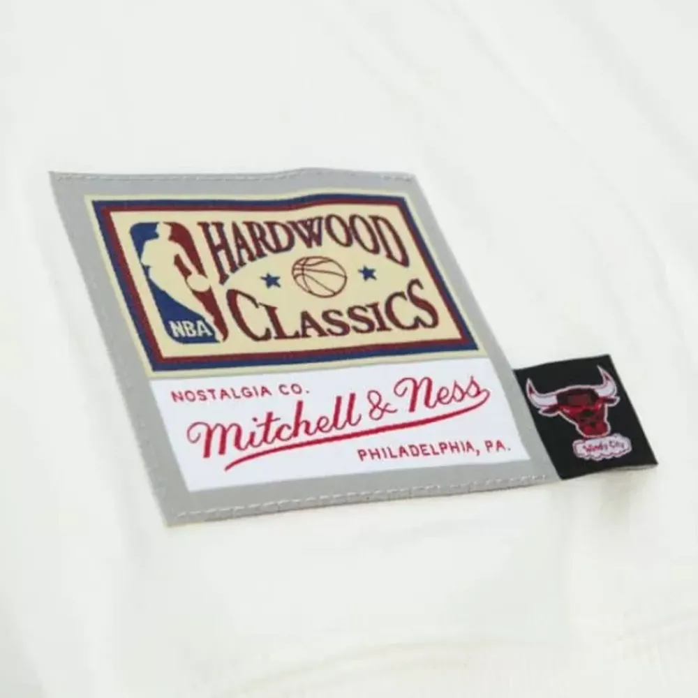 Apparel Mitchell & Ness Hoodies & Sweatshirts-Cream Hoodie Chicago Bulls