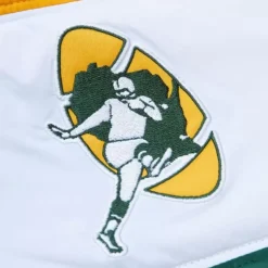 Apparel Mitchell & Ness Jackets & Outerwear-In The Clutch Puffer Jacket Vintage Logo Green Bay Packers