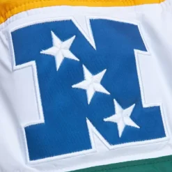 Apparel Mitchell & Ness Jackets & Outerwear-In The Clutch Puffer Jacket Vintage Logo Green Bay Packers