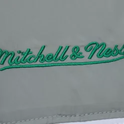 Apparel Mitchell & Ness Jackets & Outerwear-In The Clutch Puffer Jacket Vintage Logo Philadelphia Eagles