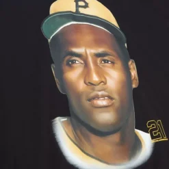 Apparel Mitchell & Ness T-Shirts & Tops-Legends Portriat Tee Pittsburgh Pirates Roberto Clemente