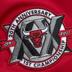 Apparel Mitchell & Ness Jackets & Outerwear-Lightweight Satin Bomber Vintage Logo Chicago Bulls