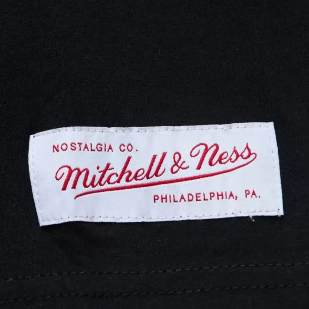 Apparel Mitchell & Ness Big Kids-Overtime Win V-Neck Boston Celtics