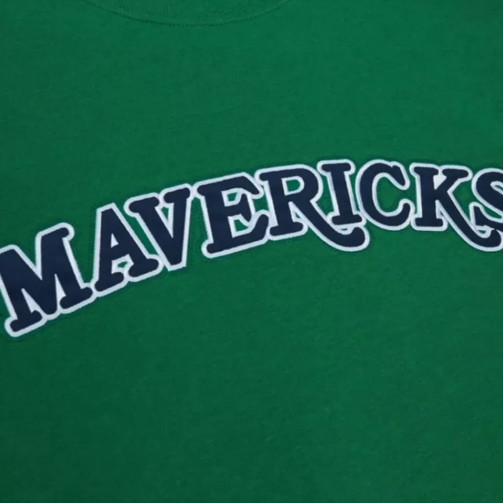 Apparel Mitchell & Ness Hoodies & Sweatshirts-Playoff Win 2.0 Crew Vintage Dallas Mavericks