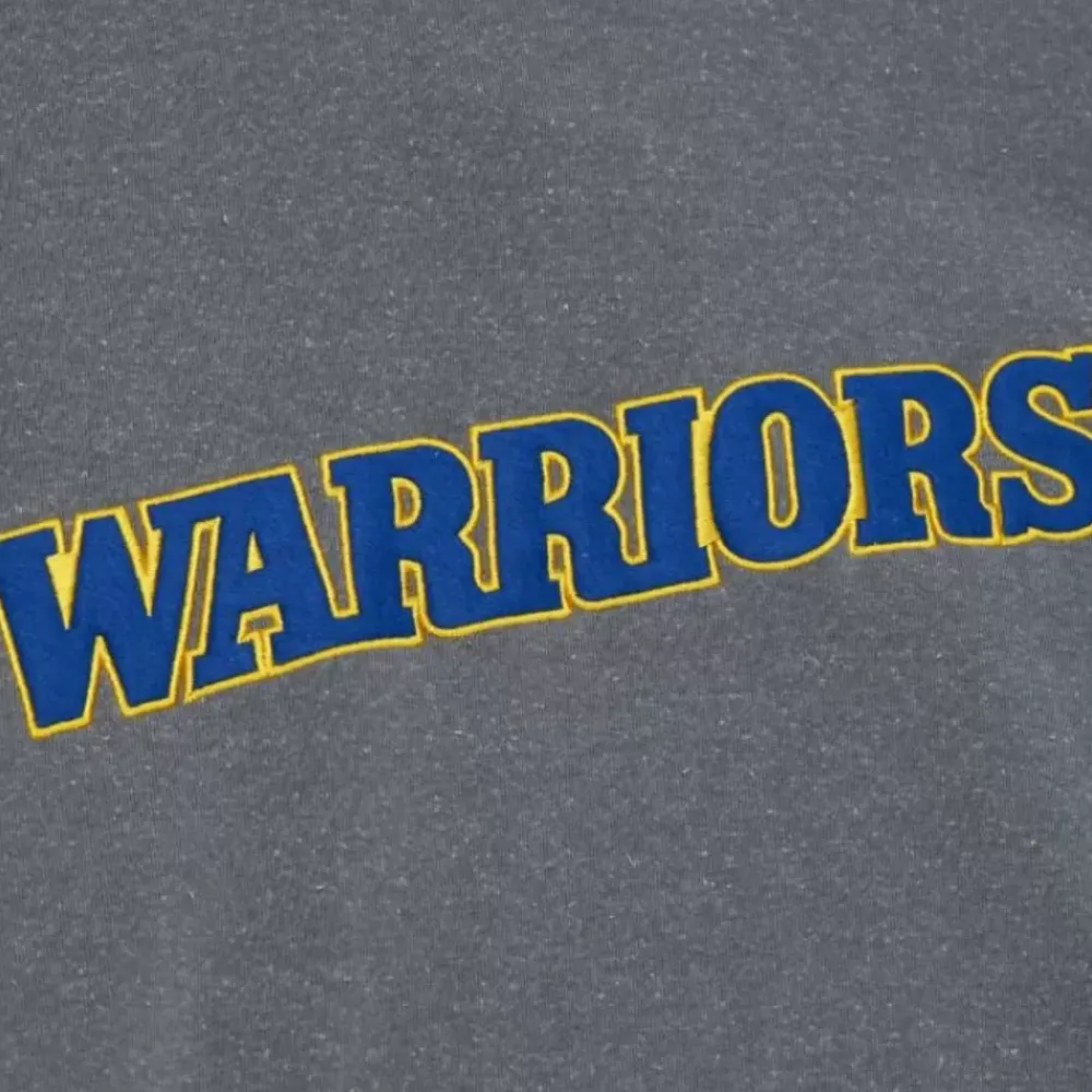 Apparel Mitchell & Ness Hoodies & Sweatshirts-Snow Washed Fleece Crew Golden State Warriors
