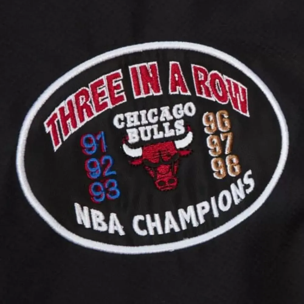 Apparel Mitchell & Ness Jackets & Outerwear-Team Origins Pullover Anorak Chicago Bulls