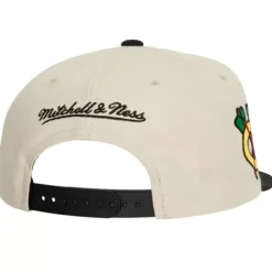 Headwear Mitchell & Ness -Vintage Cream Snapback Chicago Blackhawks